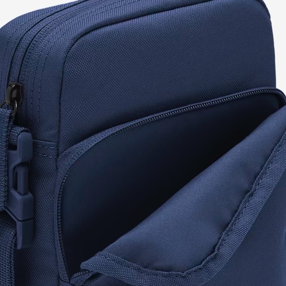 Nike Heritage Crossbody Bag - Picture 5 of 9